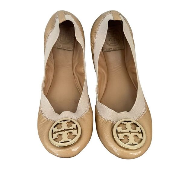 Tory Burch Beige Flats with Gold Logo - Picture 2 of 8